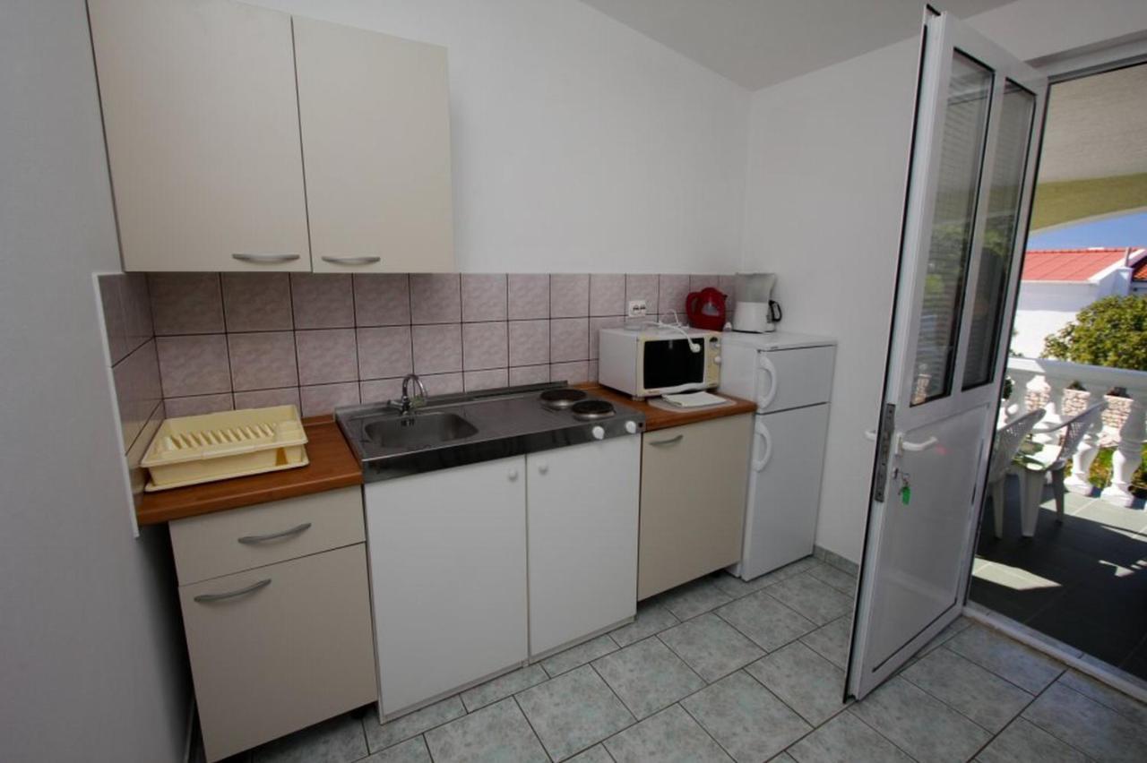 Apartments Bresina Povljana Extérieur photo